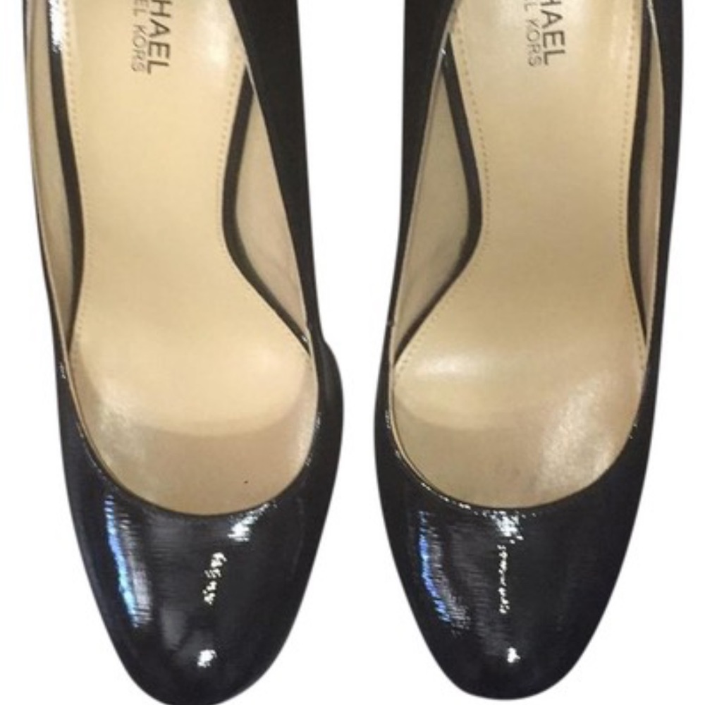 Michael kors pumps